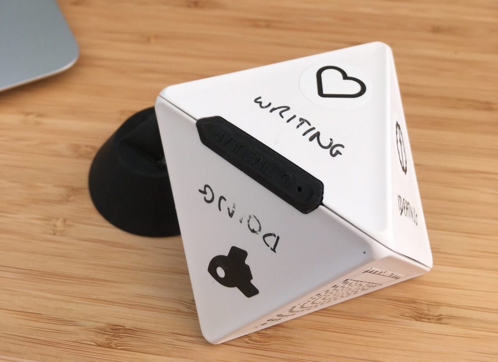 Time tracking cube to manage your time