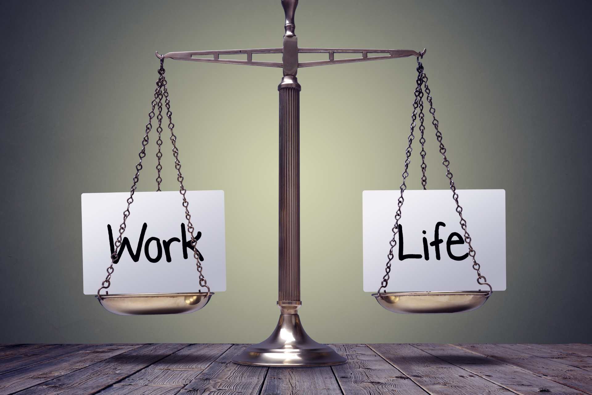 a scale with the words: work and life.